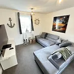 Arthurs Escape - Part Of The The Bay Village With Pool, Gym And Direct Access, Pub, Restaurant, Tennis And Meadows Walks *
