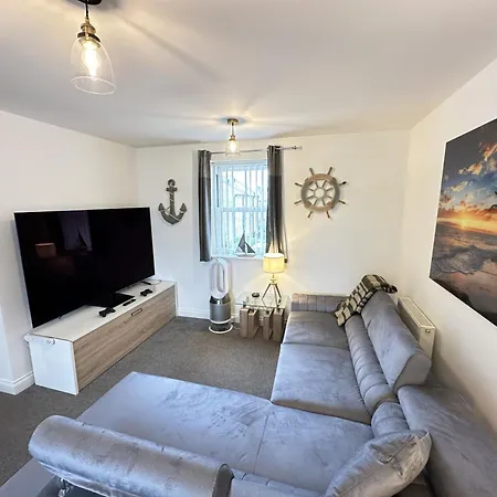 Arthurs Escape - Part Of The The Bay Village With Pool, Gym And Direct Access, Pub, Restaurant, Tennis And Meadows Walks 펜션 *