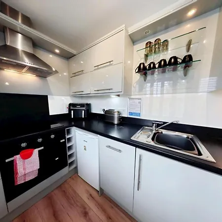 Arthurs Escape - Part Of The The Bay Village With Pool, Gym And Direct Access, Pub, Restaurant, Tennis And Meadows Walks Filey