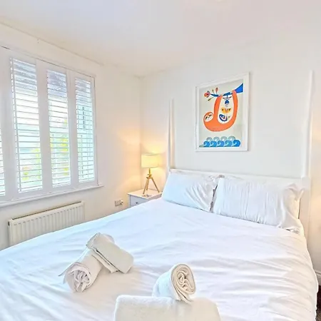 Vakantiehuis Arthurs Escape - Part Of The The Bay Village With Pool, Gym And Direct Access, Pub, Restaurant, Tennis And Meadows Walks *
