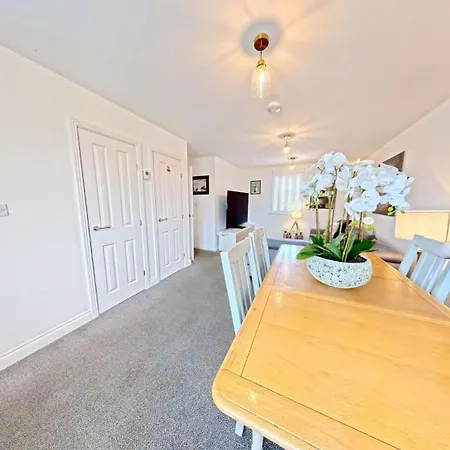 Vakantiehuis Arthurs Escape - Part Of The The Bay Village With Pool, Gym And Direct Access, Pub, Restaurant, Tennis And Meadows Walks Filey